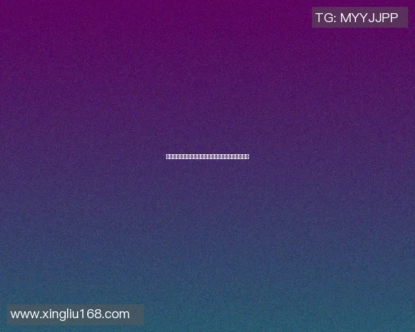 后背纹身展现足球明星个性魅力与运动精神的完美结合